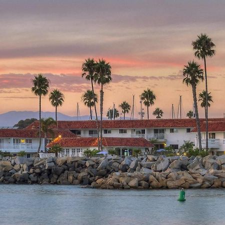 Oceanside Marina Suites - A Waterfront Hotel Экстерьер фото