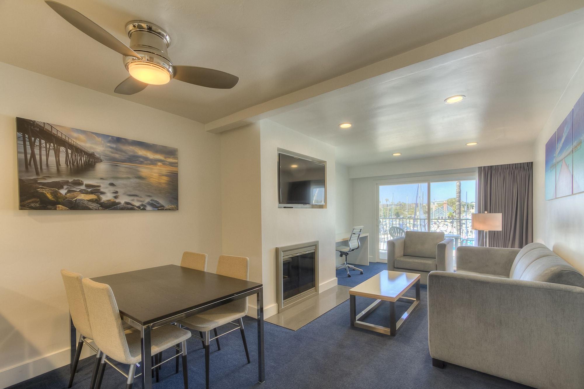 Oceanside Marina Suites - A Waterfront Hotel Экстерьер фото