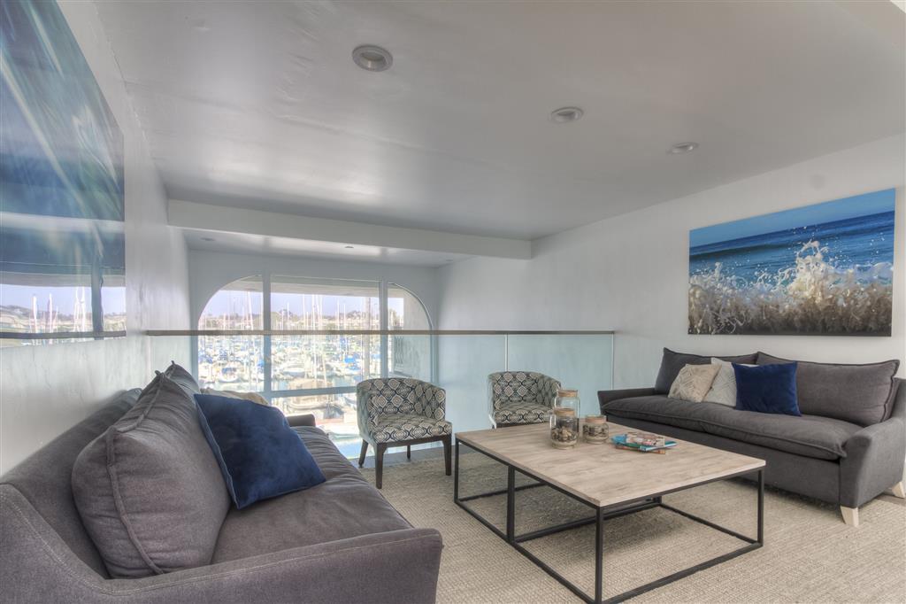 Oceanside Marina Suites - A Waterfront Hotel Интерьер фото